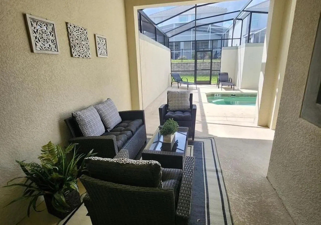 1556 Pd - Poolside Bliss: Enchanted 4Br Townhome Davenport
