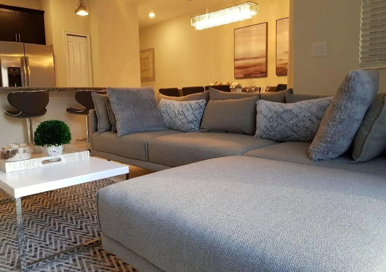 Villa 1556 Pd - Poolside Bliss: Enchanted 4Br Townhome Davenport