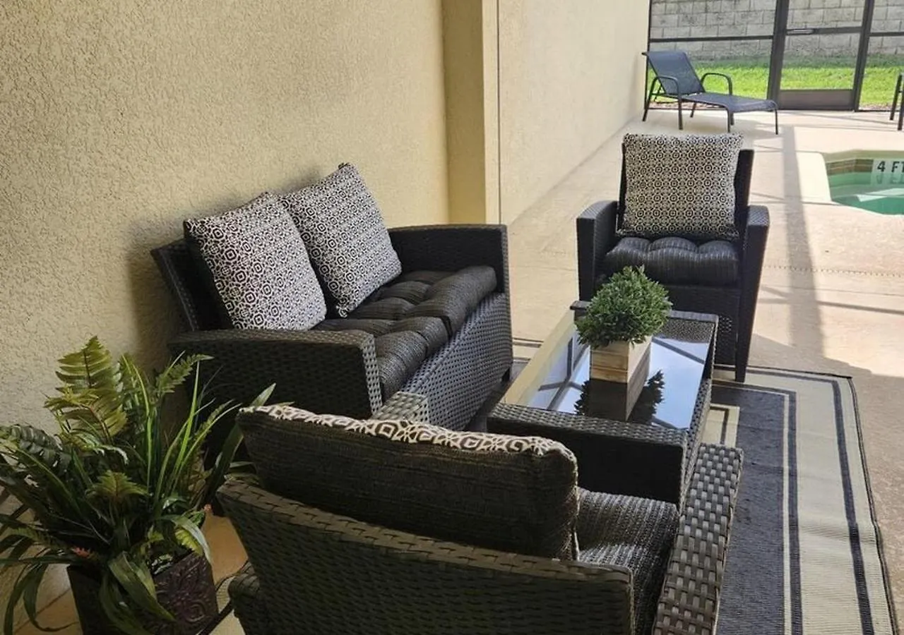 1556 Pd - Poolside Bliss: Enchanted 4Br Townhome Davenport United States