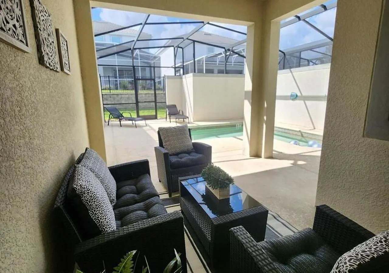 1556 Pd - Poolside Bliss: Enchanted 4Br Townhome Davenport 0*,