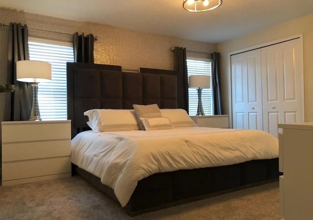1556 Pd - Poolside Bliss: Enchanted 4Br Townhome Davenport 0*,  United States