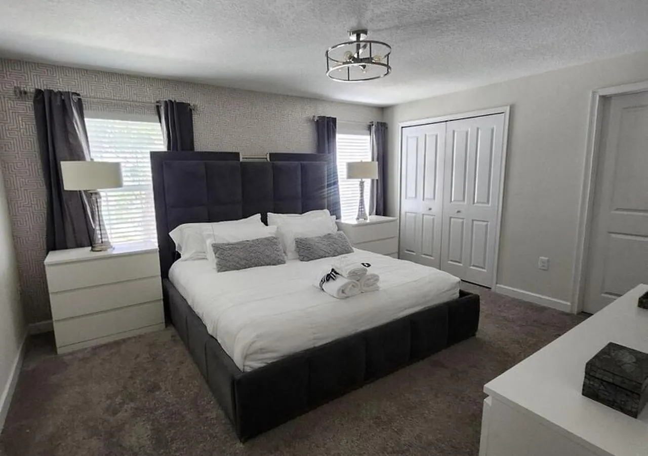 Villa 1556 Pd - Poolside Bliss: Enchanted 4Br Townhome Davenport United States