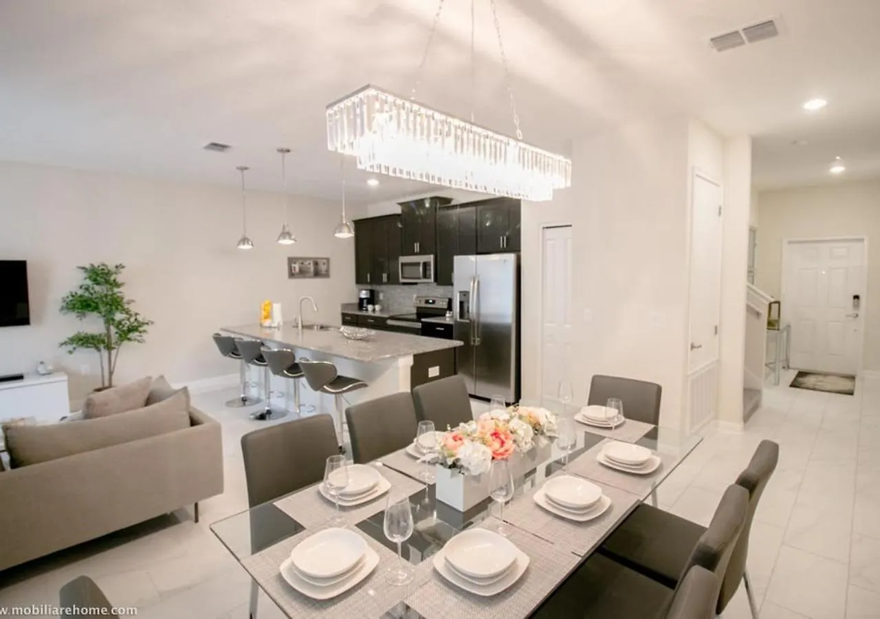 1556 Pd - Poolside Bliss: Enchanted 4Br Townhome Davenport United States